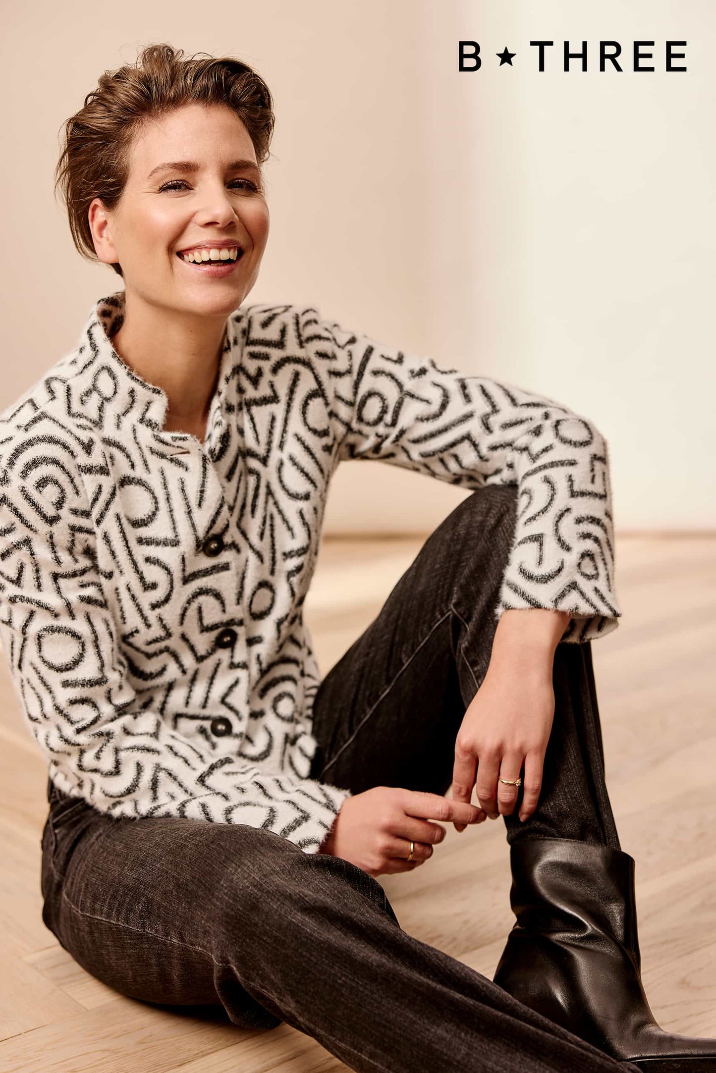 Rachana - Blazer soft knit figures